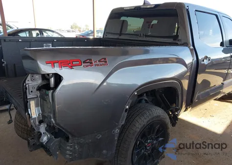 2025 Toyota Tundra Platinum z USA, uszkodzony, nr VIN 5TFWA5DB5SX282842